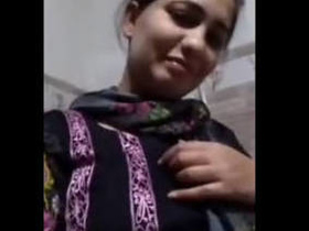 Desi beauty and her lover share a steamy video