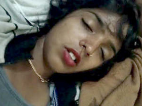 Indian girl gets her pussy fingered by her lover in a hot video