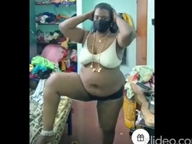 Watch a hot Tamil bhabhi in action