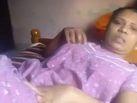 MILF aunty gets naughty in village