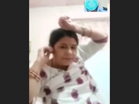 Mature bhabhi in Facebook, pleasing lover with her skills