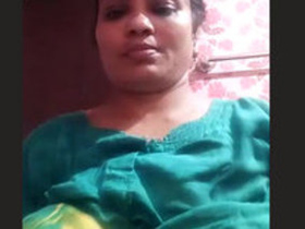 Indian bhabi pleasures herself in the bathroom