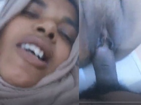 A south Indian aunty gets fucked by a tourist agent in this MMS video