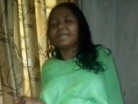 Desi babe gets fucked by black cock in Tamil XXX video
