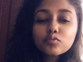 Solitary Indian girls show off their nude bodies in challenging selfies