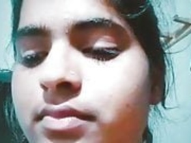 Watch the cute face of Rajni as she gets roasted by a desi teen