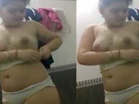 Desi beauty strips down to reveal her intimate areas