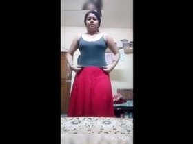 Girl films her naughty MMS and sends it to her boyfriend