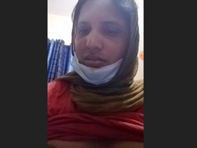 Married Bhabi masturbates in front of camera