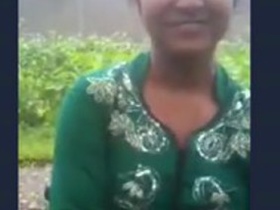 Desi GF's outdoor love making session