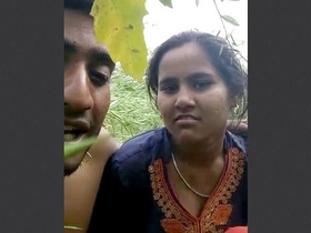 Desi couple's outdoor doggy style fucking and blowjob video
