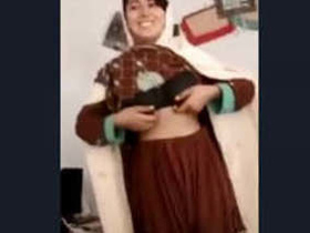 Watch a stunning Pathan girl flaunt her breasts in a steamy video