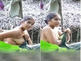 Indian babe gets naughty in the shower