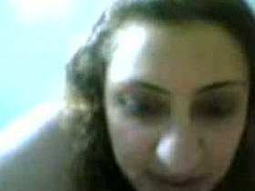 Mature Gujarati bhabhi gives a blowjob to a hard cock