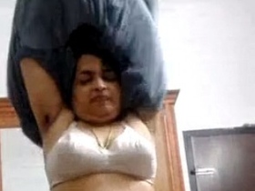 Mallu babe goes nude in solo video