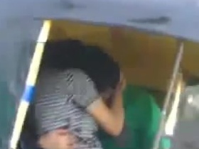 Scandalous Indian sex video of a Mumbai girl getting seduced in a car