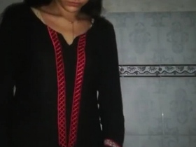 Lucknow girl makes nude video for lover