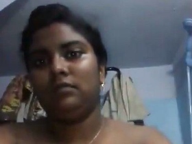 Big boobs Desi babe goes nude in solo video