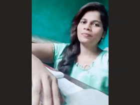Indian girl Desi flaunts her big boobs and pussy in solo video