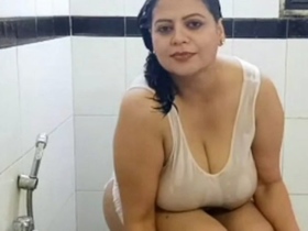 Watch Sappu Sappu's seductive striptease on EscapeNow