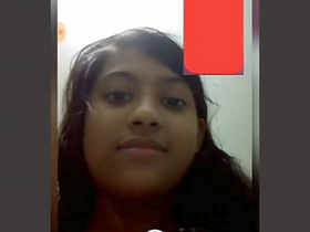 Desi girlfriend flaunts her breasts on video call
