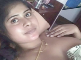 Aunty in nighty strips for her boyfriend's selfie