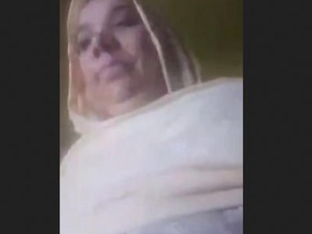 MILF Pakistani woman shows off for the camera