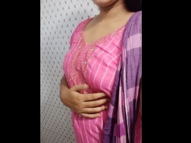 Get ready for some steamy action with a gorgeous Desi babe in the bathtub
