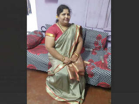 MILF from milk tanker flaunts her body in video call