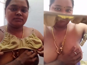 Indian bhabhi teases and talks dirty in a sizzling show