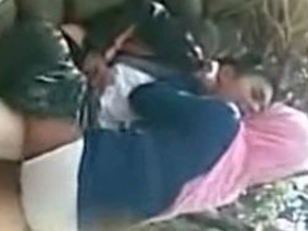 Desi babe with hijab gets fucked in the park