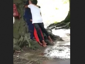 Hijabi couple indulges in public fingering outdoors