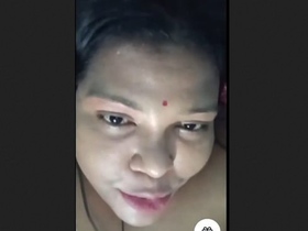 Tamil wife's naked body on VK: A steamy show