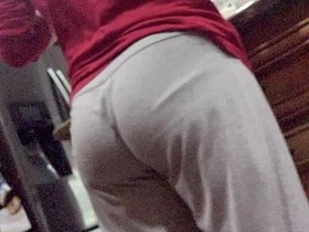 Watch as my mom's butt bounces in sweatpants in this Chinese porn video