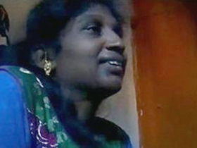 Indian bhabhi gives a handjob in a steamy video