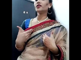 Bhabhi's married pussy gets a workout in this steamy video