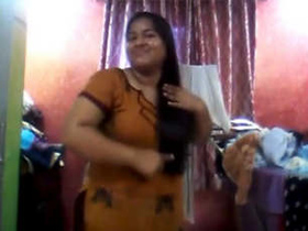 Desi wife shows off her body in part 1