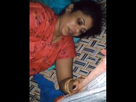 Mina, the Desi village's hottest bhabi, in action