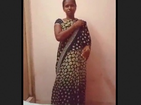 Bhabhi and friends indulge in MMF sex