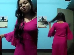 Bengali beauty flaunts her curves for her lover's pleasure