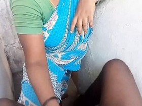 Desi aunt from village gets naughty on 3D floor